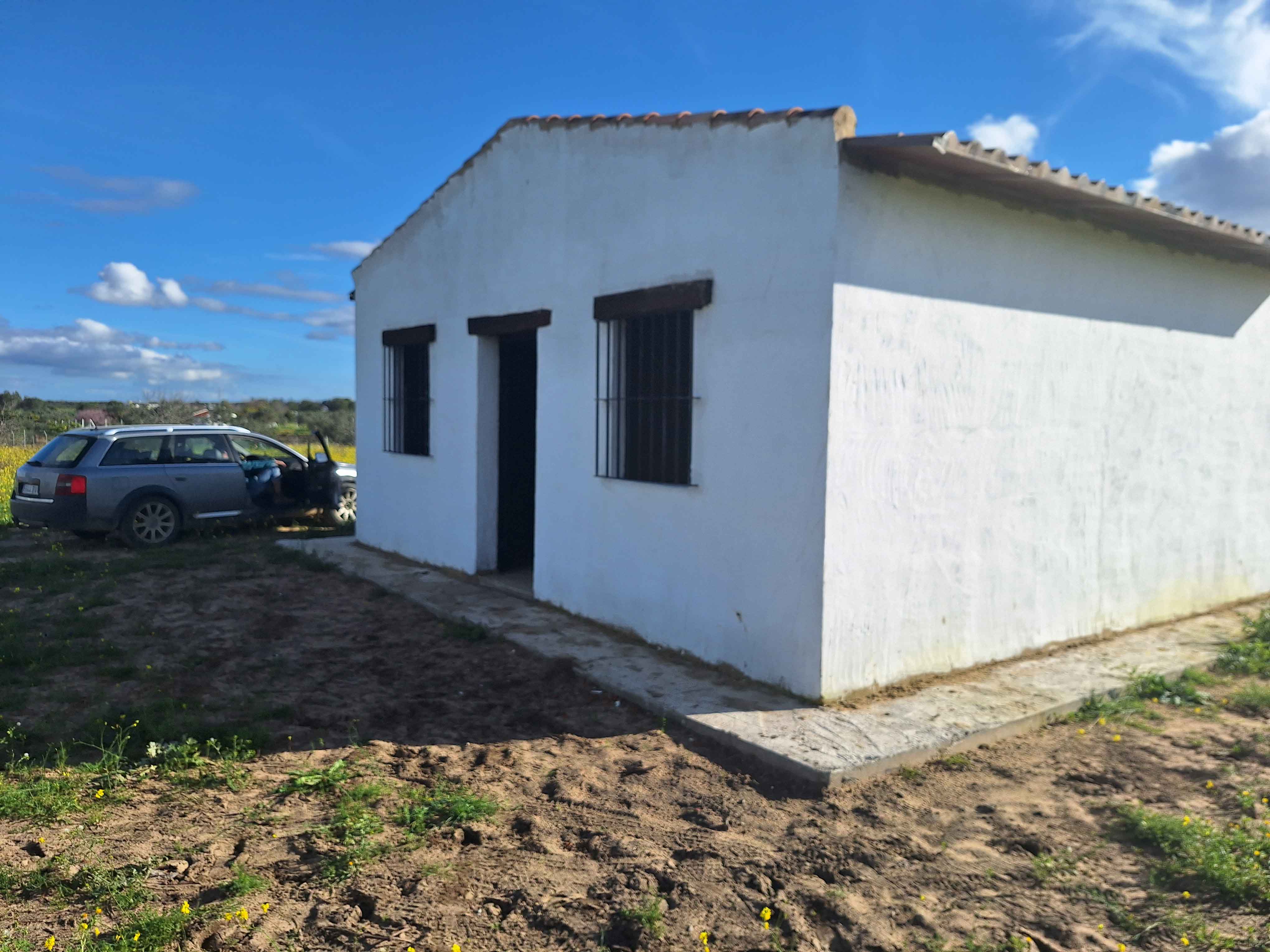 Großes Grundstück in Andalusien mit Brunnen. Geeignet für Pferdehaltung oder Parzellen-Verkauf   